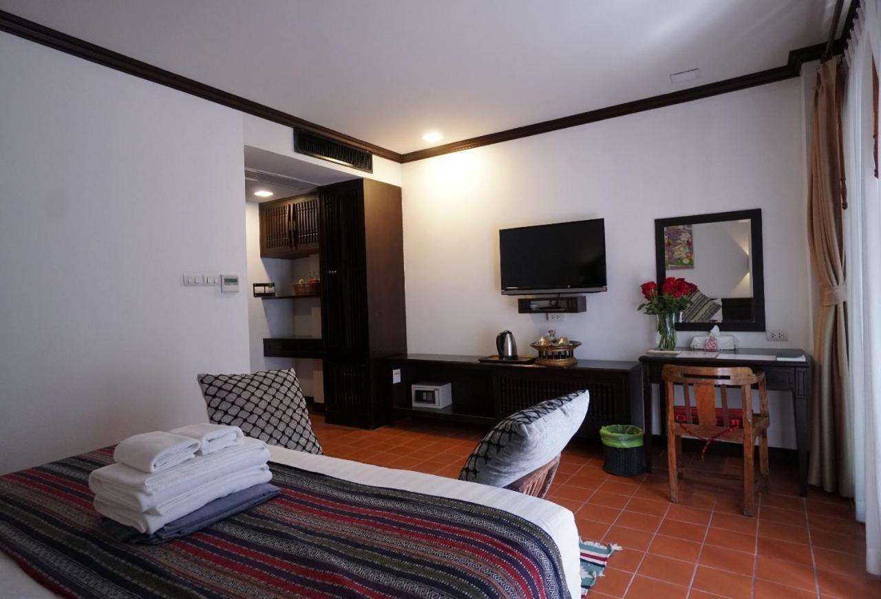 Hotel Baan Huenphen Chiang Mai Zimmer foto